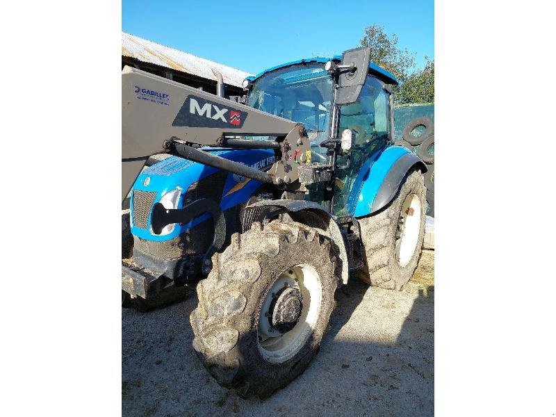 Traktor des Typs New Holland T5105DC, Gebrauchtmaschine in PONTIVY (Bild 2)