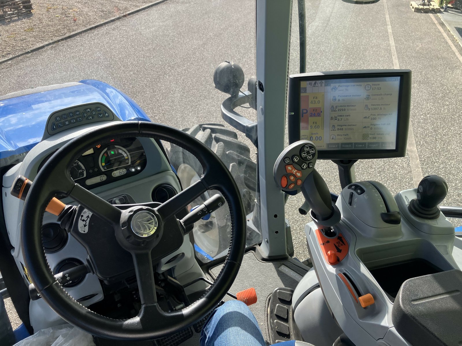 Traktor typu New Holland T5.110 AC, Gebrauchtmaschine v Gardonne (Obrázek 9)