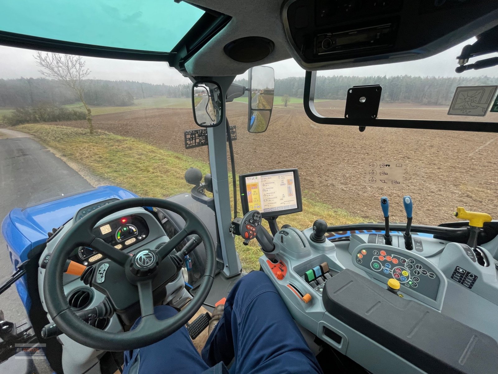 Traktor des Typs New Holland T5.110 AutoCommand, Gebrauchtmaschine in Lichtenfels (Bild 9)
