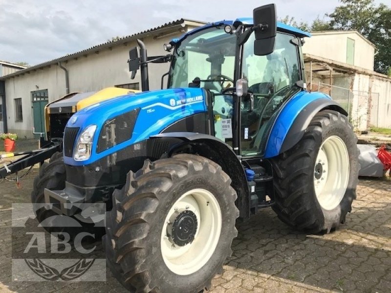 Traktor of the type New Holland T5.110 DC KABINE 1.5HD MY19, Neumaschine in Cloppenburg (Picture 2)