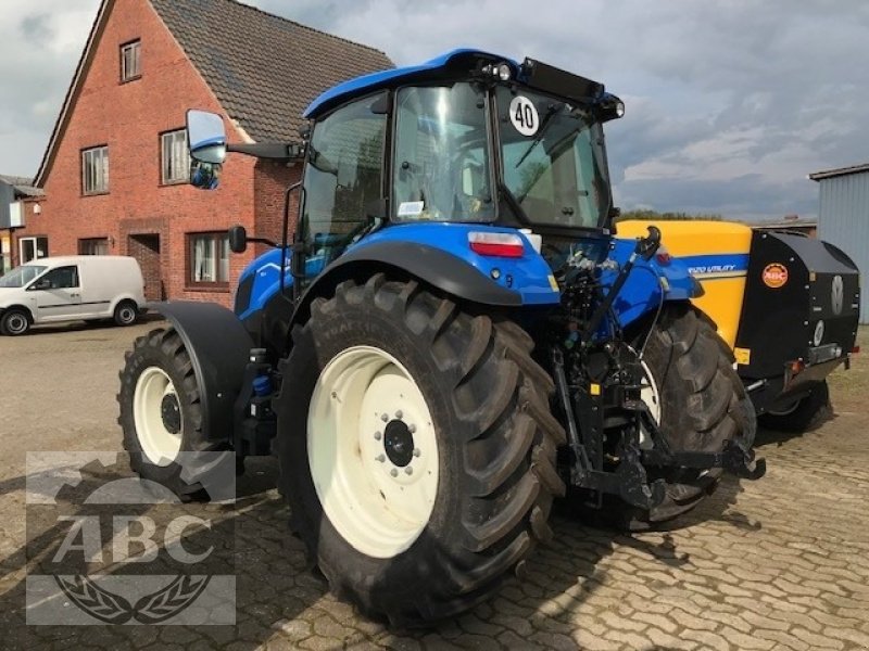 Traktor of the type New Holland T5.110 DC KABINE 1.5HD MY19, Neumaschine in Cloppenburg (Picture 4)