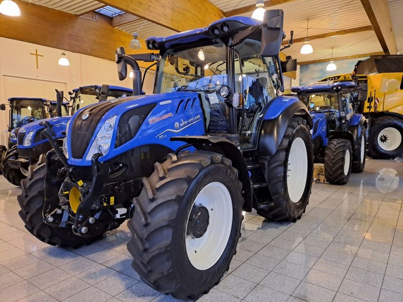 Traktor of the type New Holland T5.110 DC (Stage V), Neumaschine in Burgkirchen (Picture 1)