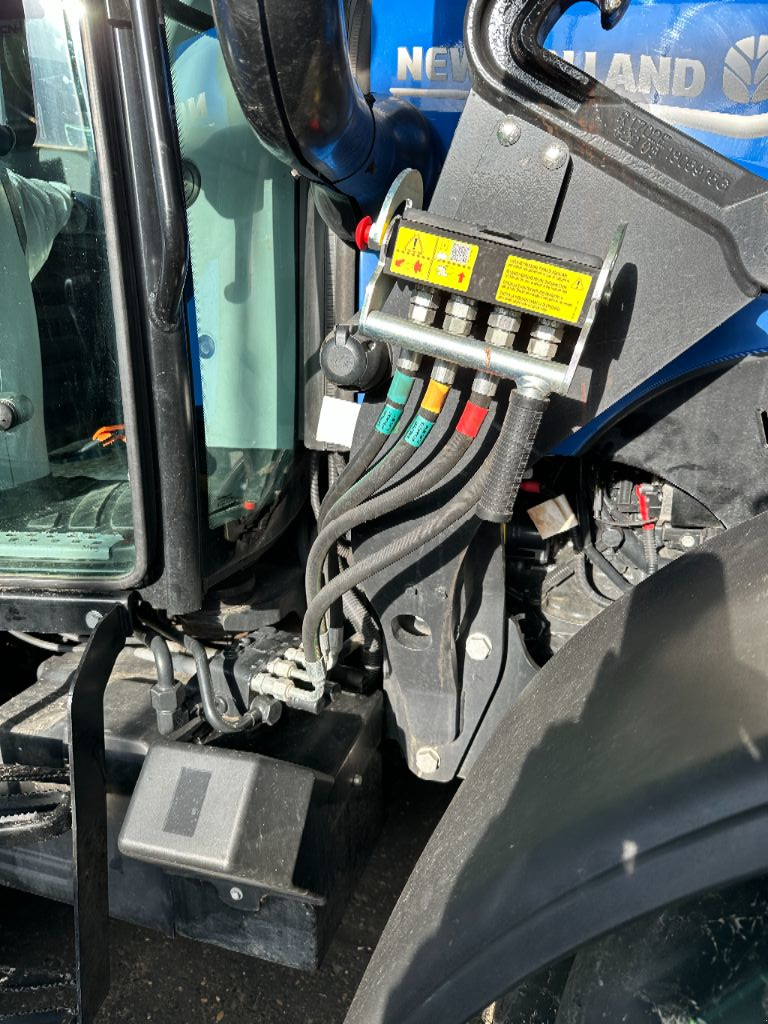 Traktor типа New Holland T5.110 DC, Gebrauchtmaschine в MORHANGE (Фотография 4)