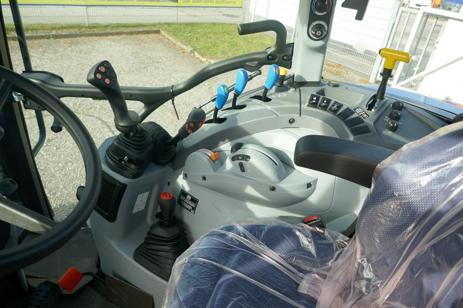 Traktor of the type New Holland T5.110 Dual Command, Gebrauchtmaschine in Villach (Picture 17)