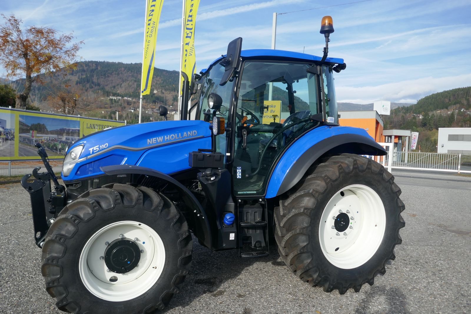 Traktor of the type New Holland T5.110 Dual Command, Gebrauchtmaschine in Villach (Picture 2)