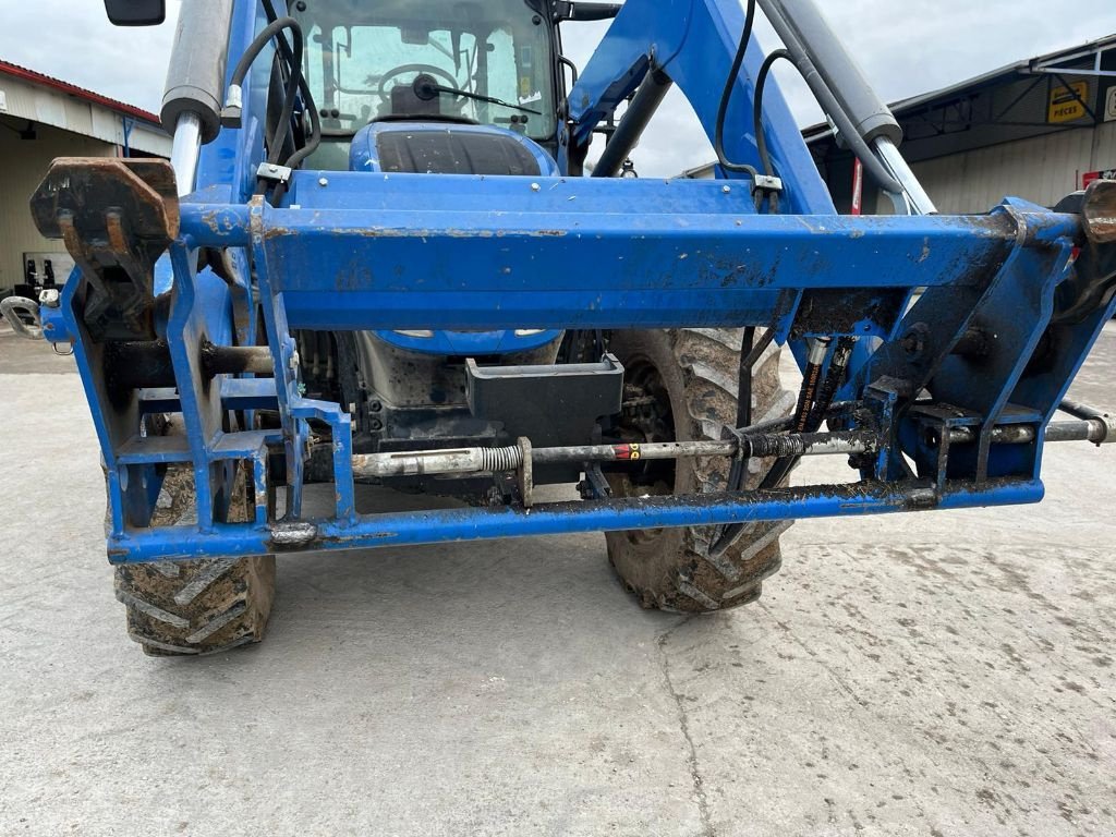 Traktor типа New Holland T5.110 EC, Gebrauchtmaschine в Saint-Nabord (Фотография 10)