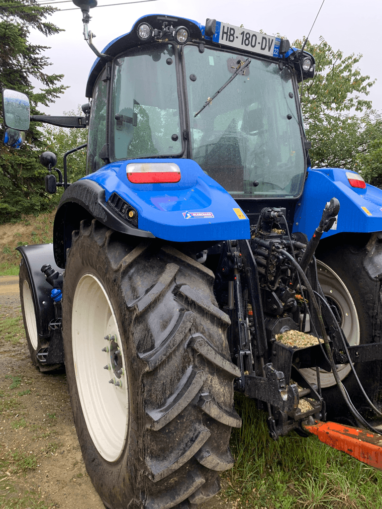 Traktor Türe ait New Holland T5.110 ELECTRO COMMAND, Gebrauchtmaschine içinde TREMEUR (resim 9)