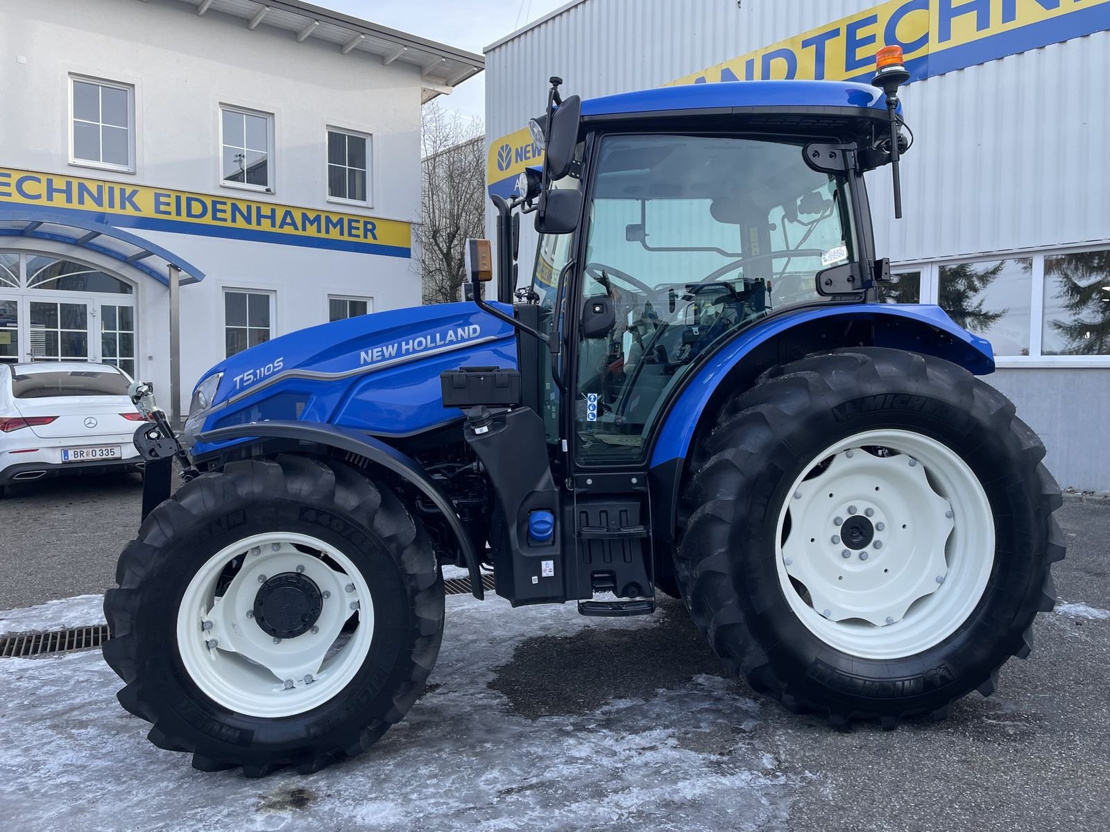 Traktor des Typs New Holland T5.110S, Gebrauchtmaschine in Burgkirchen (Bild 2)