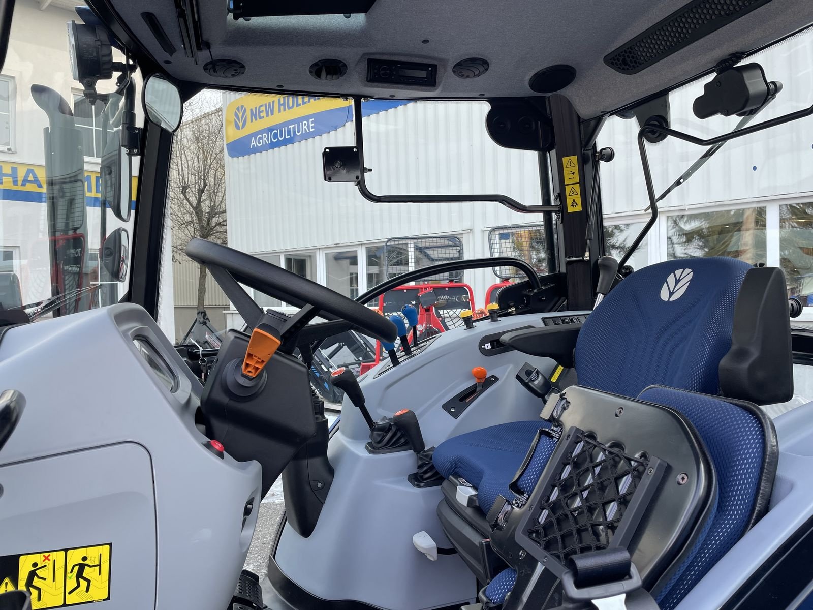 Traktor des Typs New Holland T5.110S, Gebrauchtmaschine in Burgkirchen (Bild 12)