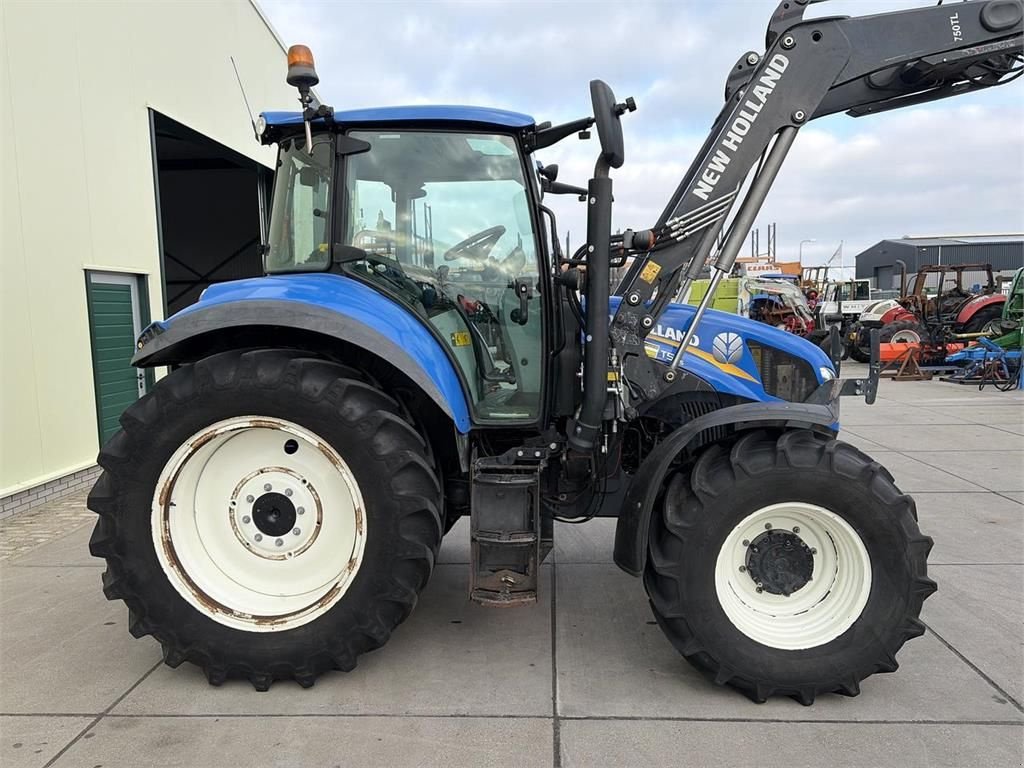 Traktor типа New Holland T5.115 Electric Command, Gebrauchtmaschine в Bant (Фотография 4)