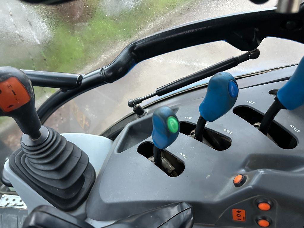 Traktor a típus New Holland T5.115 ELECTRO COMMAND, Gebrauchtmaschine ekkor: MORHANGE (Kép 5)