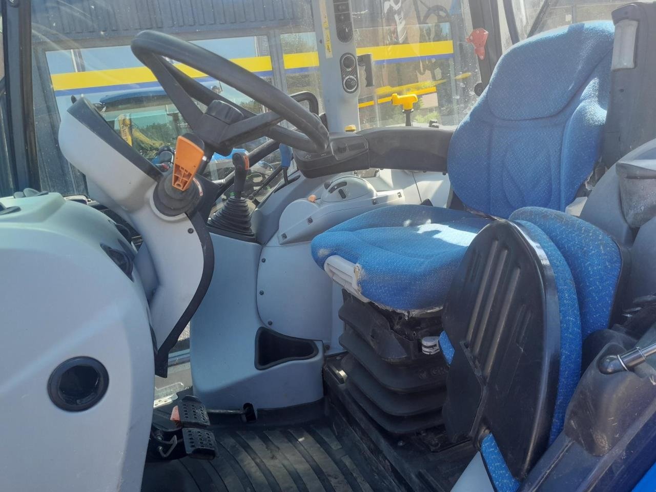 Traktor tipa New Holland T5.115 MED LÆSSER, Gebrauchtmaschine u Give (Slika 4)