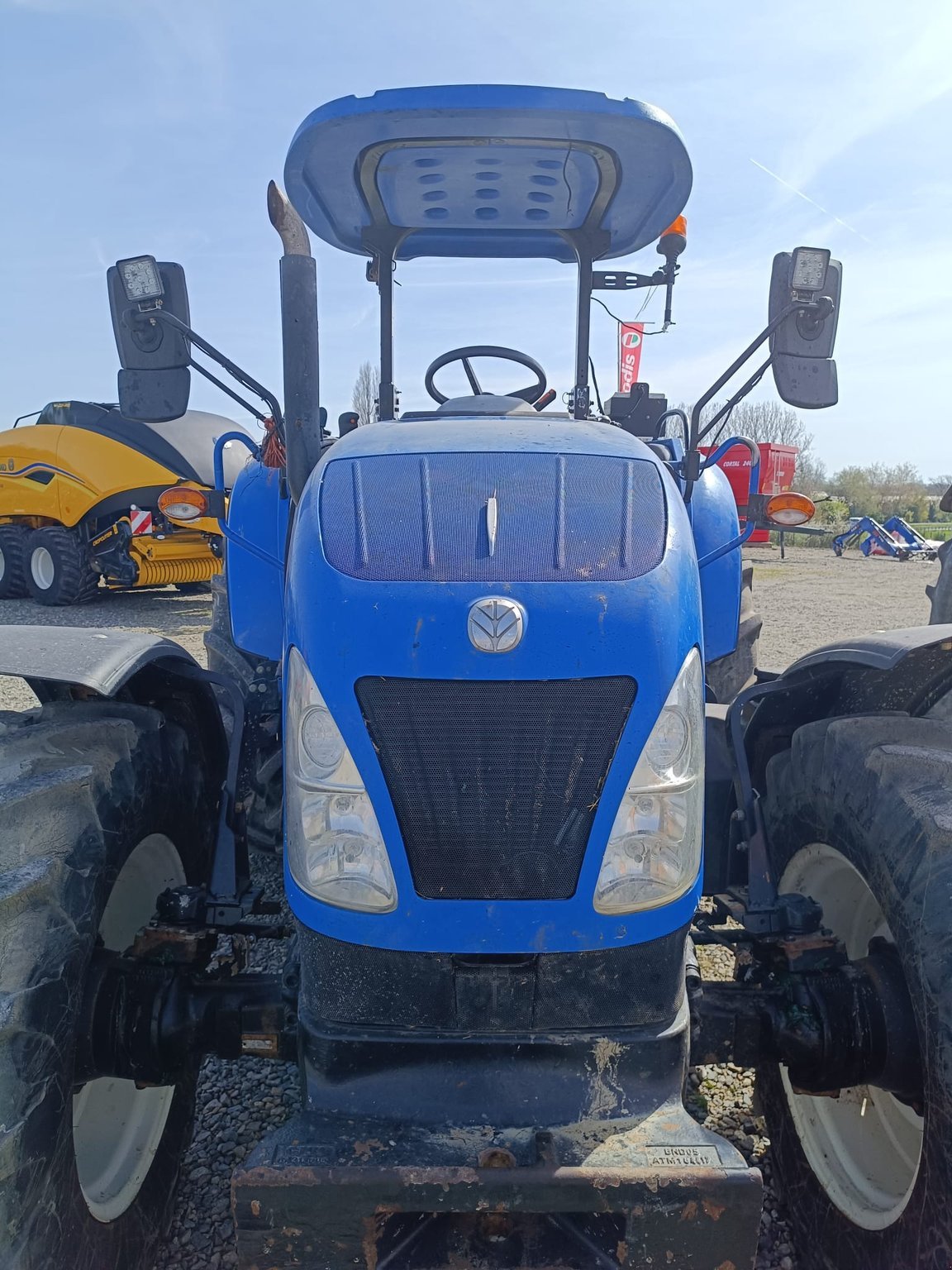 Traktor des Typs New Holland T5.115DC, Gebrauchtmaschine in Laval (Bild 2)