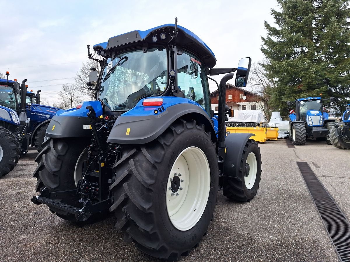 Traktor des Typs New Holland T5.120 DC (Stage V), Neumaschine in Burgkirchen (Bild 7)