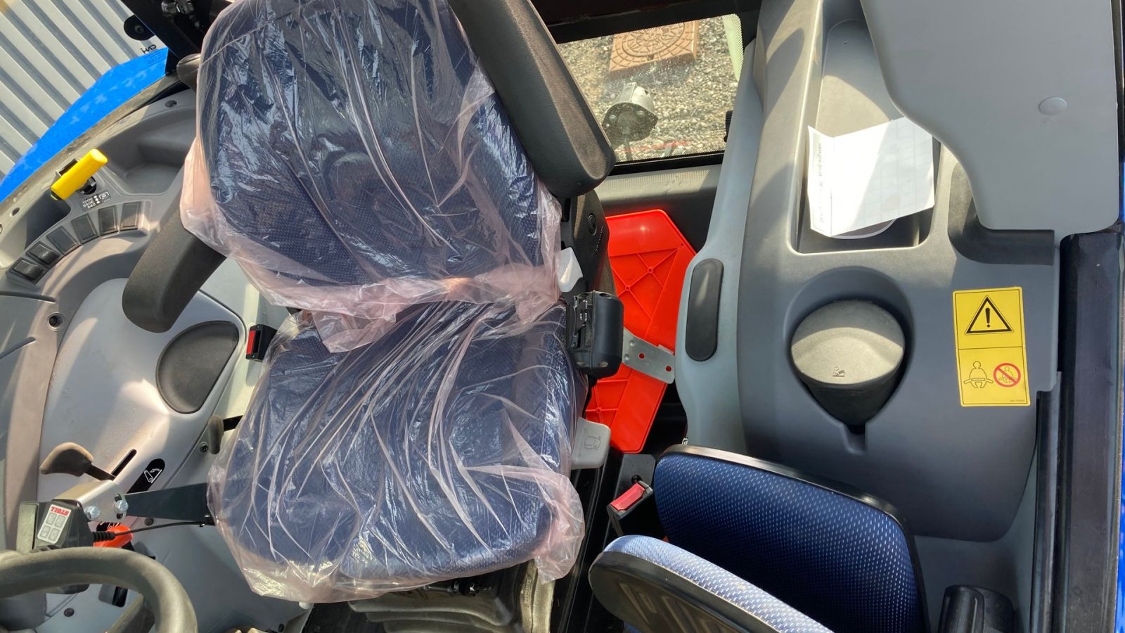 Traktor of the type New Holland T5.120 DC, Gebrauchtmaschine in Glamsbjerg (Picture 16)