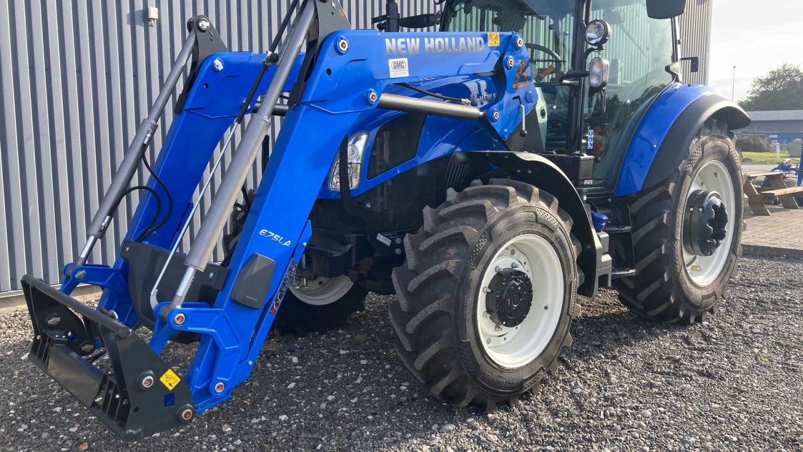 Traktor of the type New Holland T5.120 DC, Gebrauchtmaschine in Glamsbjerg (Picture 3)