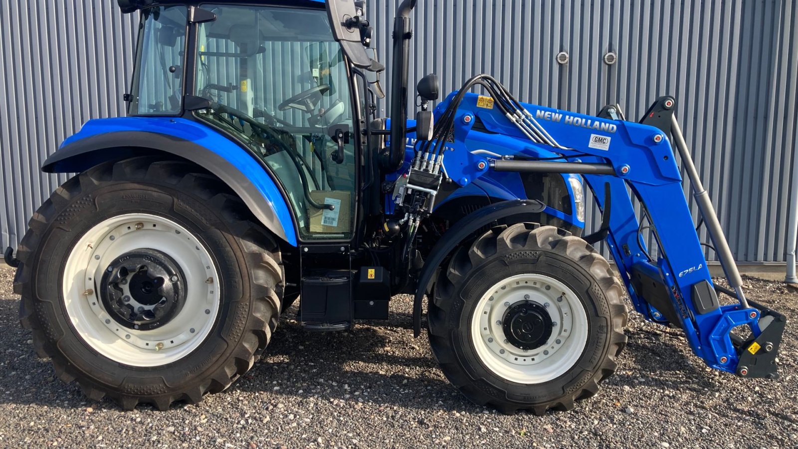 Traktor of the type New Holland T5.120 DC, Gebrauchtmaschine in Glamsbjerg (Picture 1)