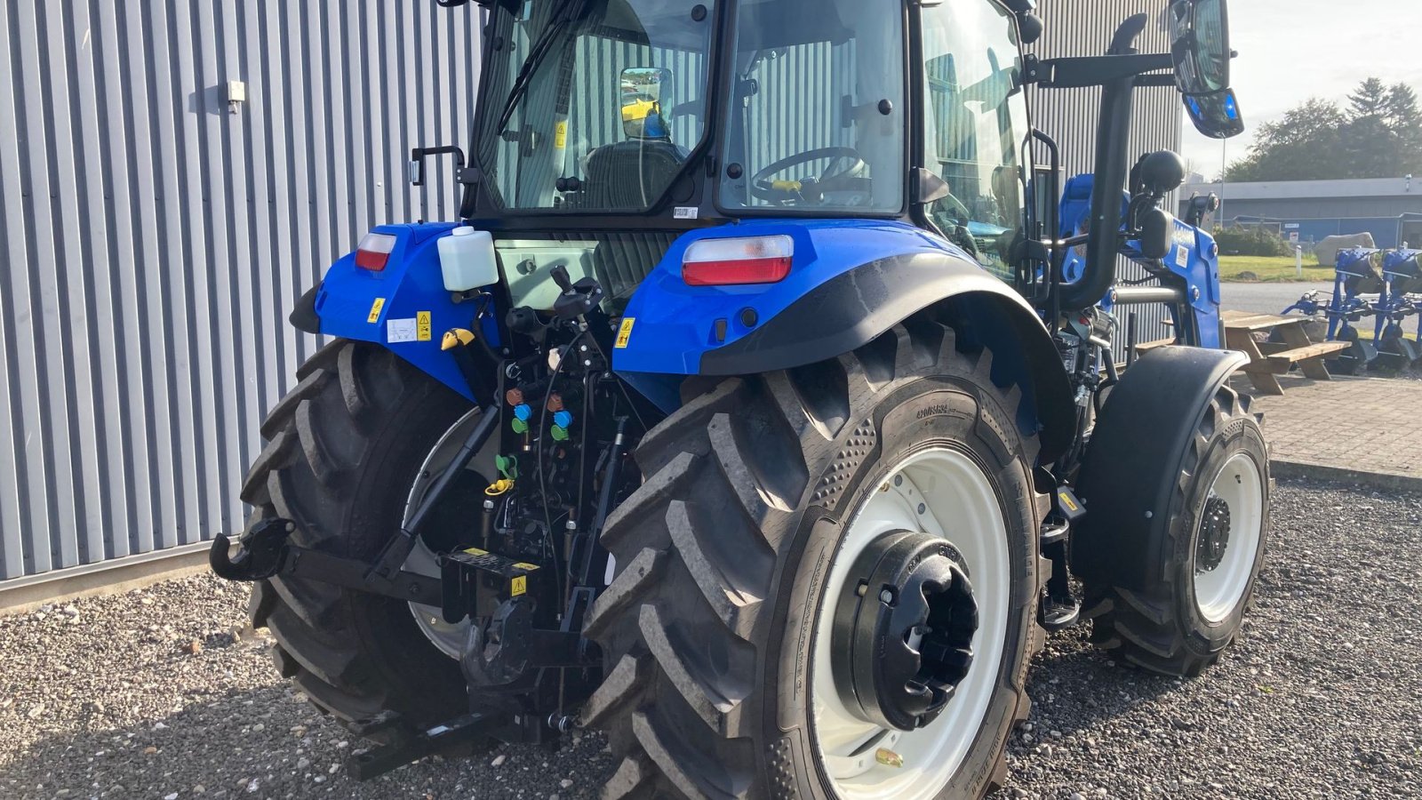 Traktor of the type New Holland T5.120 DC, Gebrauchtmaschine in Glamsbjerg (Picture 5)