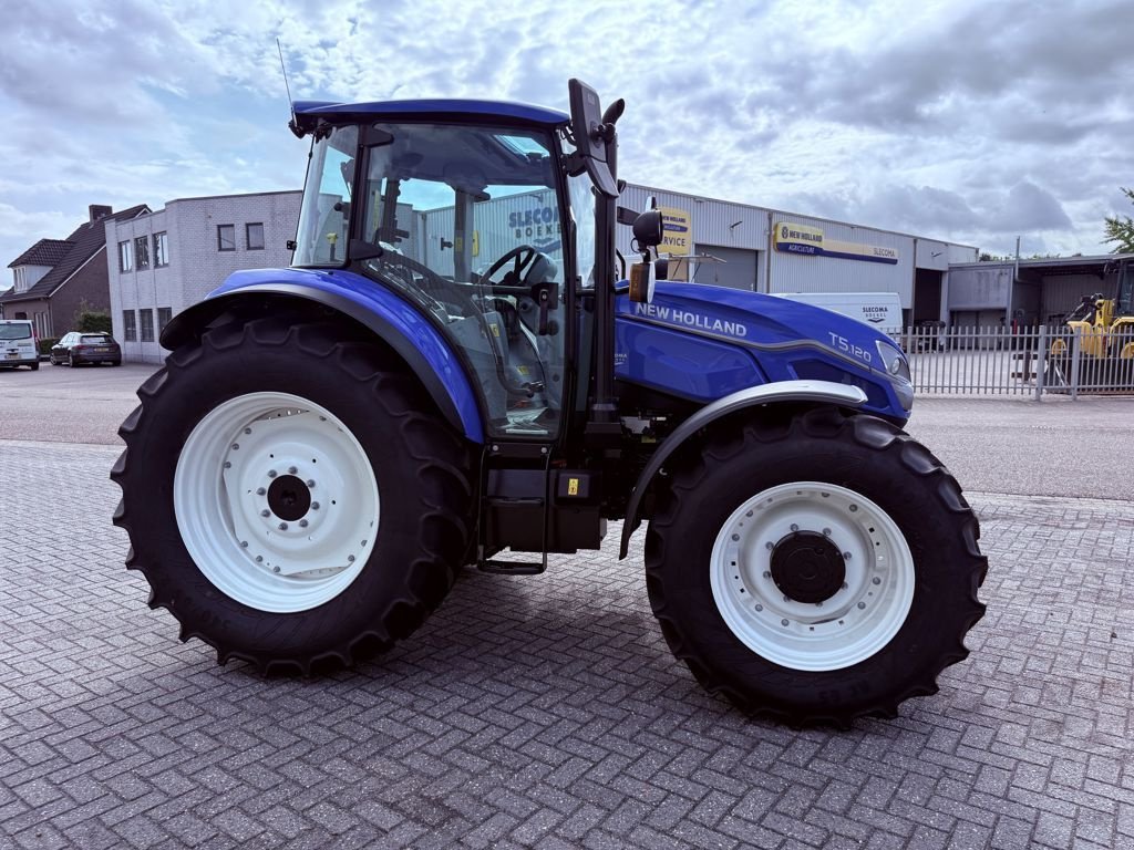 Traktor des Typs New Holland T5.120 Dual Command HILO, Neumaschine in BOEKEL (Bild 10)