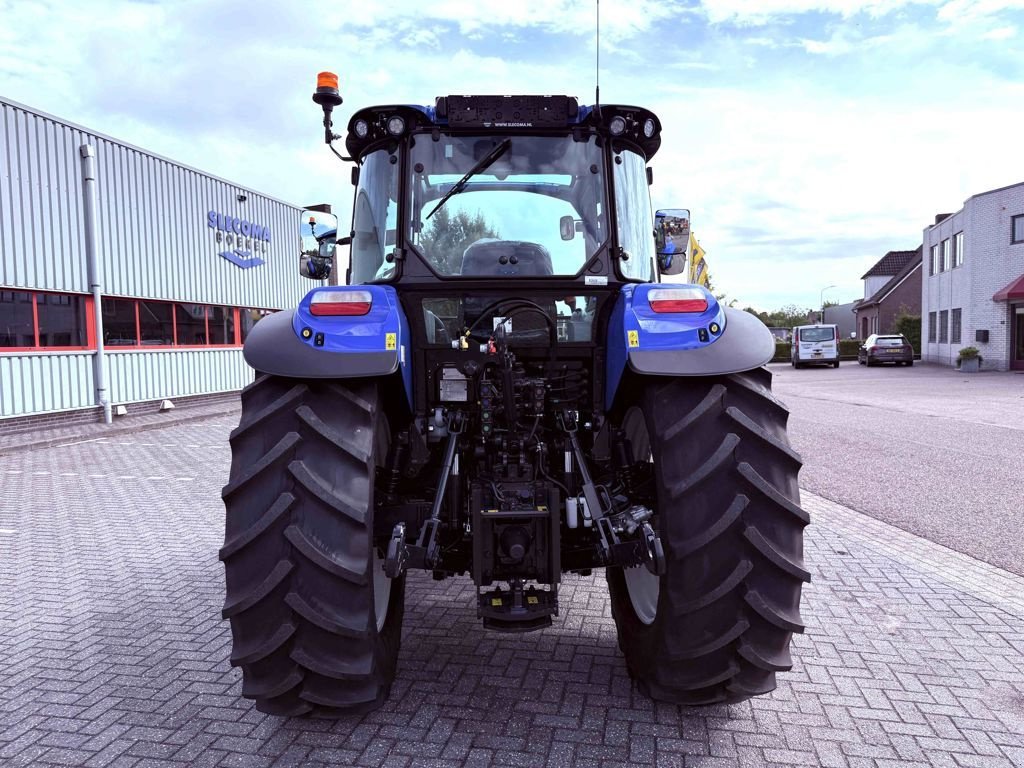 Traktor des Typs New Holland T5.120 Dual Command HILO, Neumaschine in BOEKEL (Bild 3)