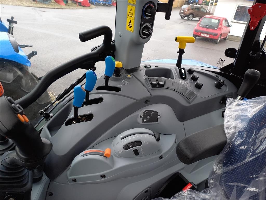 Traktor типа New Holland T5.120 DualComand Læsser forberedt, Gebrauchtmaschine в Maribo (Фотография 7)