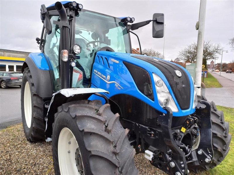 Traktor of the type New Holland T5.120 Dynamic Command GPS klar, Gebrauchtmaschine in Maribo (Picture 1)