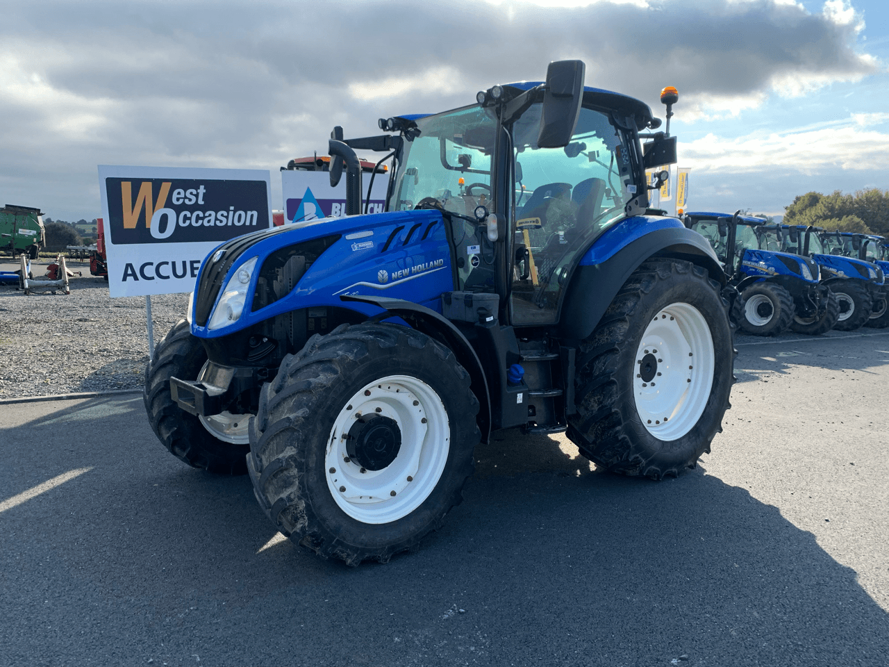 Traktor Türe ait New Holland T5.120 DYNAMIC COMMAND, Gebrauchtmaschine içinde CONDE SUR VIRE (resim 1)