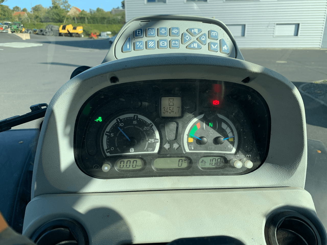 Traktor Türe ait New Holland T5.120 DYNAMIC COMMAND, Gebrauchtmaschine içinde CONDE SUR VIRE (resim 9)