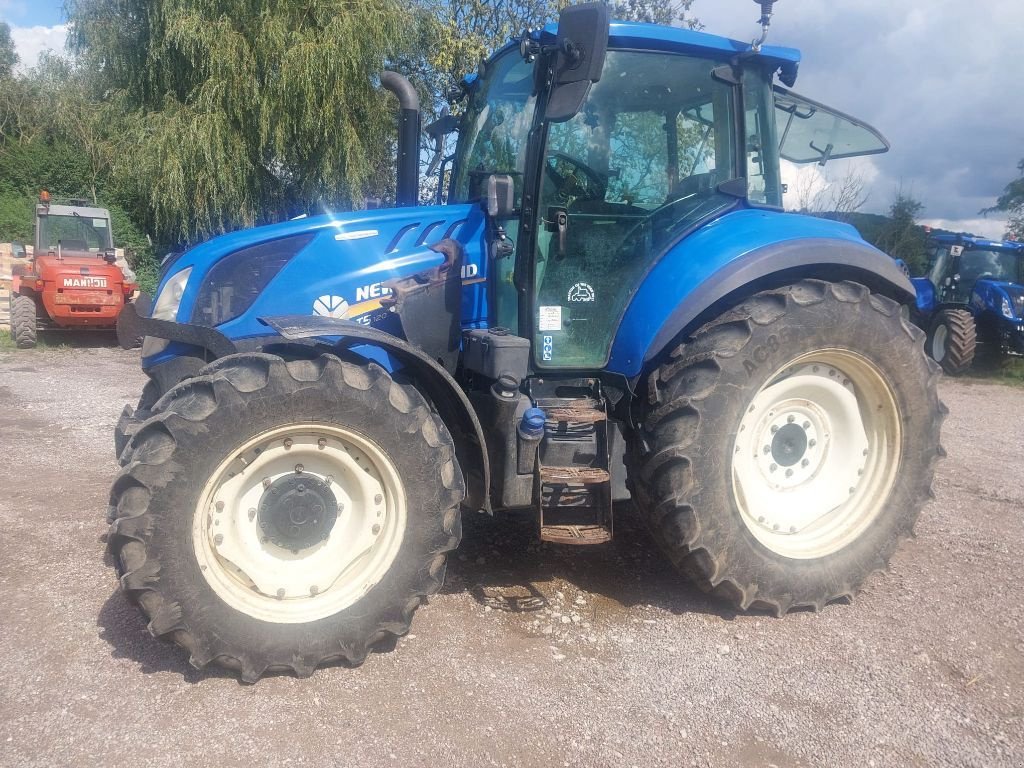 Traktor Türe ait New Holland T5.120 EC, Gebrauchtmaschine içinde MANDRES-SUR-VAIR (resim 3)