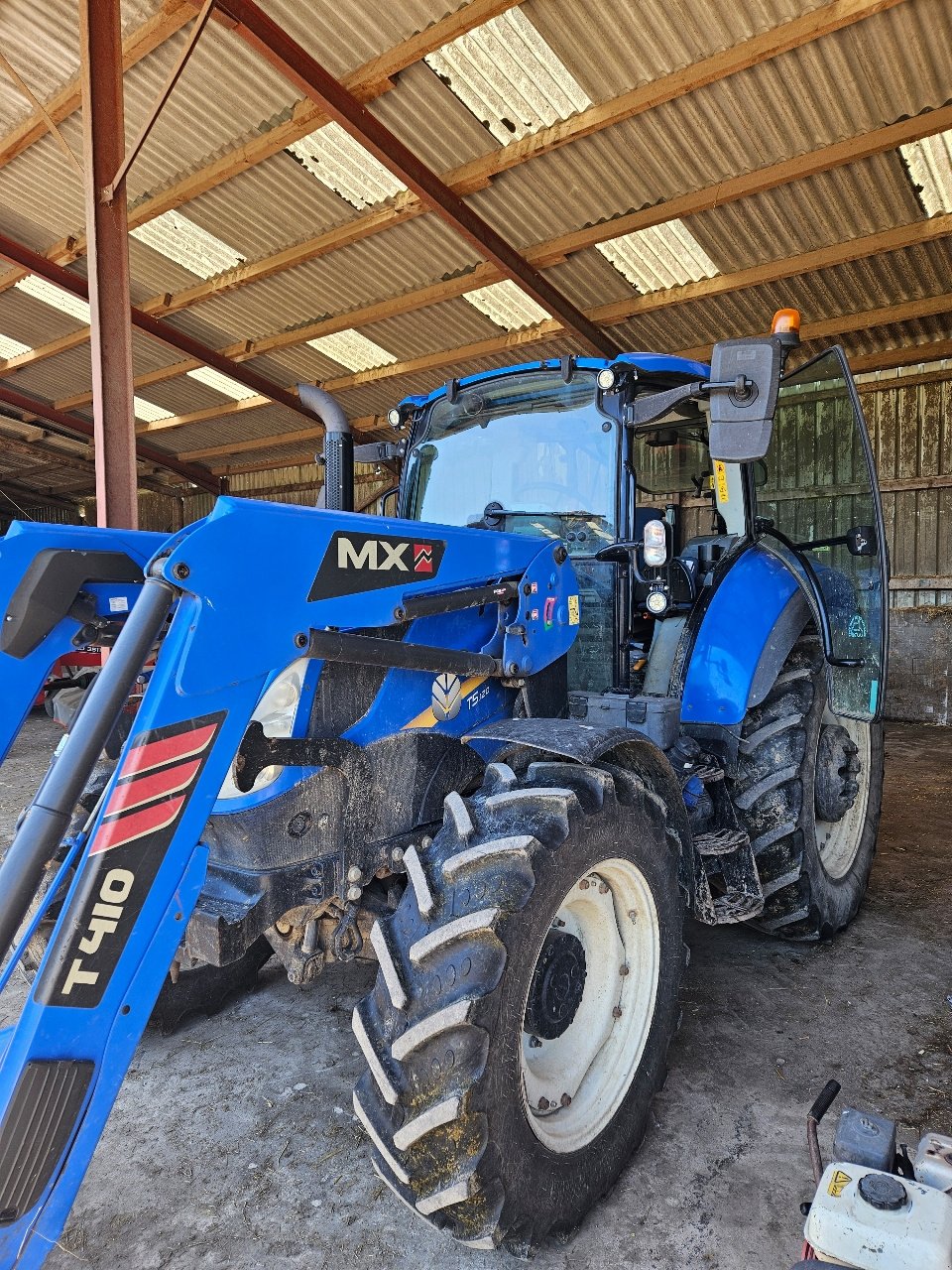 Traktor Türe ait New Holland T5.120 EC, Gebrauchtmaschine içinde MANDRES-SUR-VAIR (resim 5)