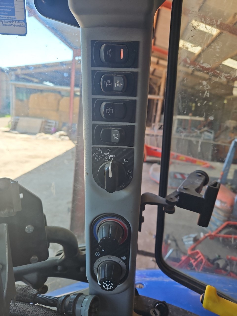 Traktor Türe ait New Holland T5.120 EC, Gebrauchtmaschine içinde MANDRES-SUR-VAIR (resim 10)