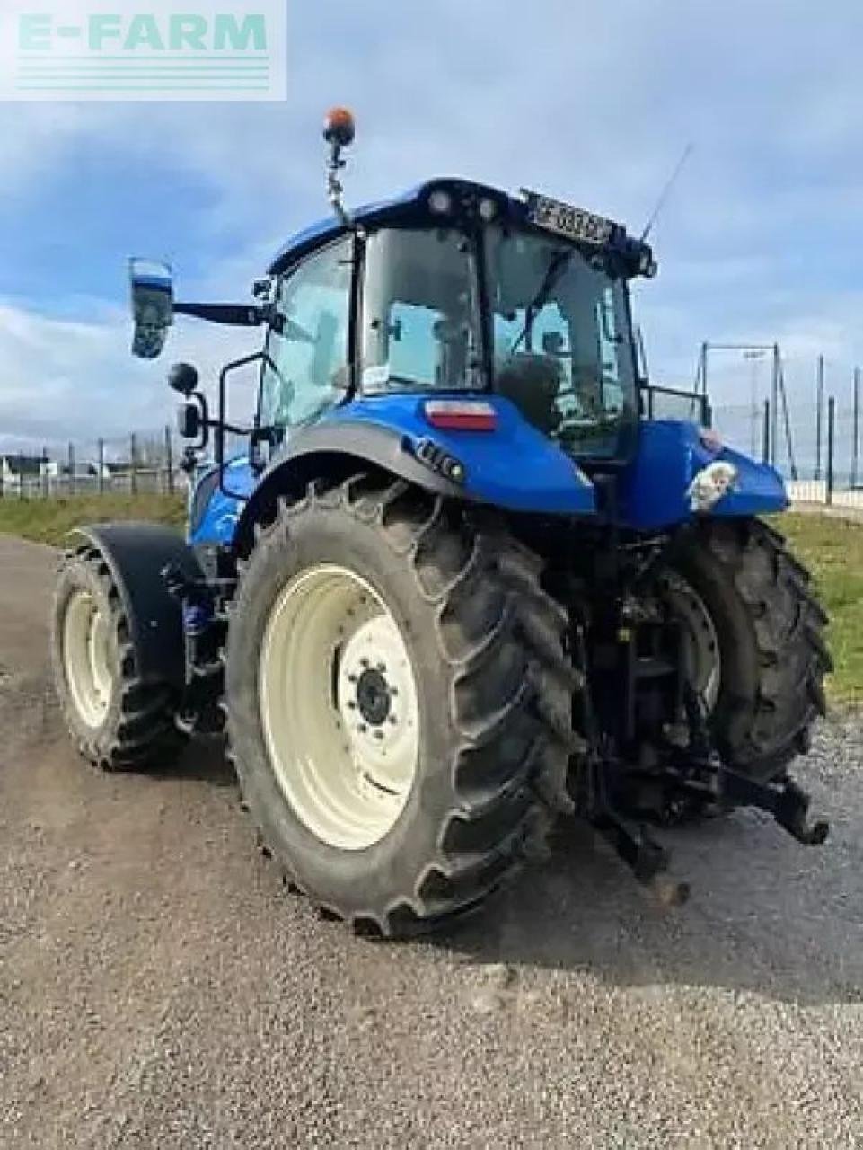 Traktor от тип New Holland t5.120 electro command, Gebrauchtmaschine в MARLENHEIM (Снимка 5)