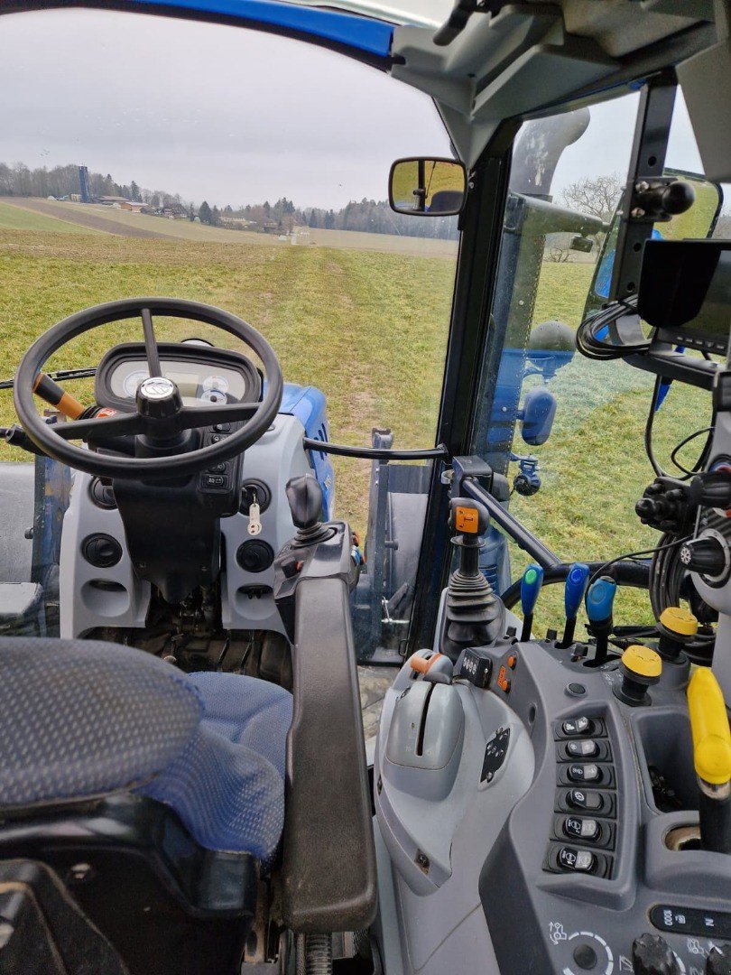 Traktor du type New Holland T5.120 Electro Command, Gebrauchtmaschine en Schaffhausen (Photo 7)