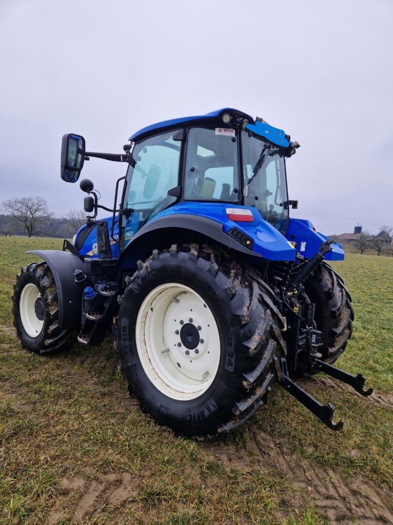 Traktor du type New Holland T5.120 Electro Command, Gebrauchtmaschine en Schaffhausen (Photo 3)