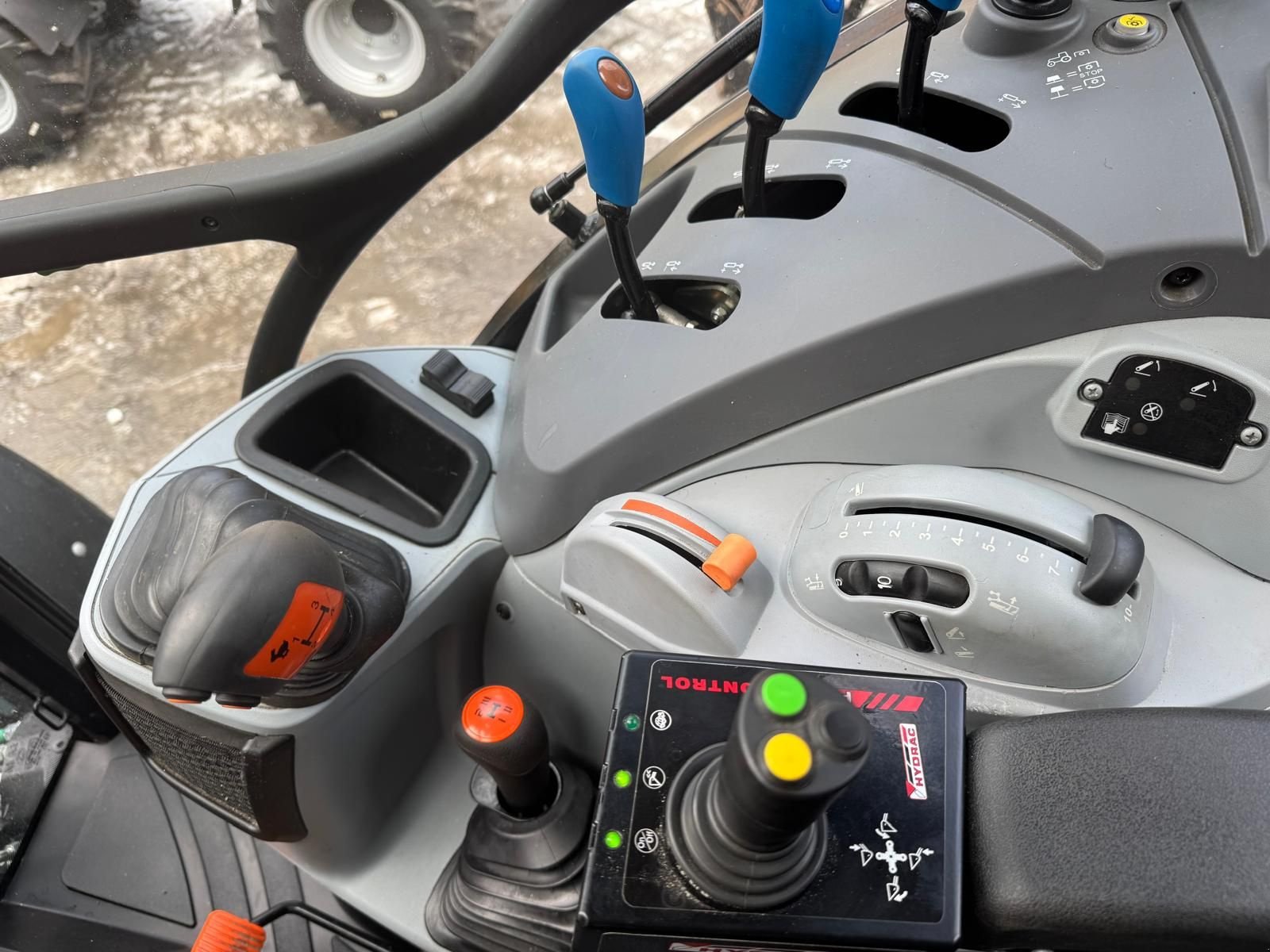 Traktor от тип New Holland T5.120, Vorführmaschine в Burgkirchen (Снимка 4)