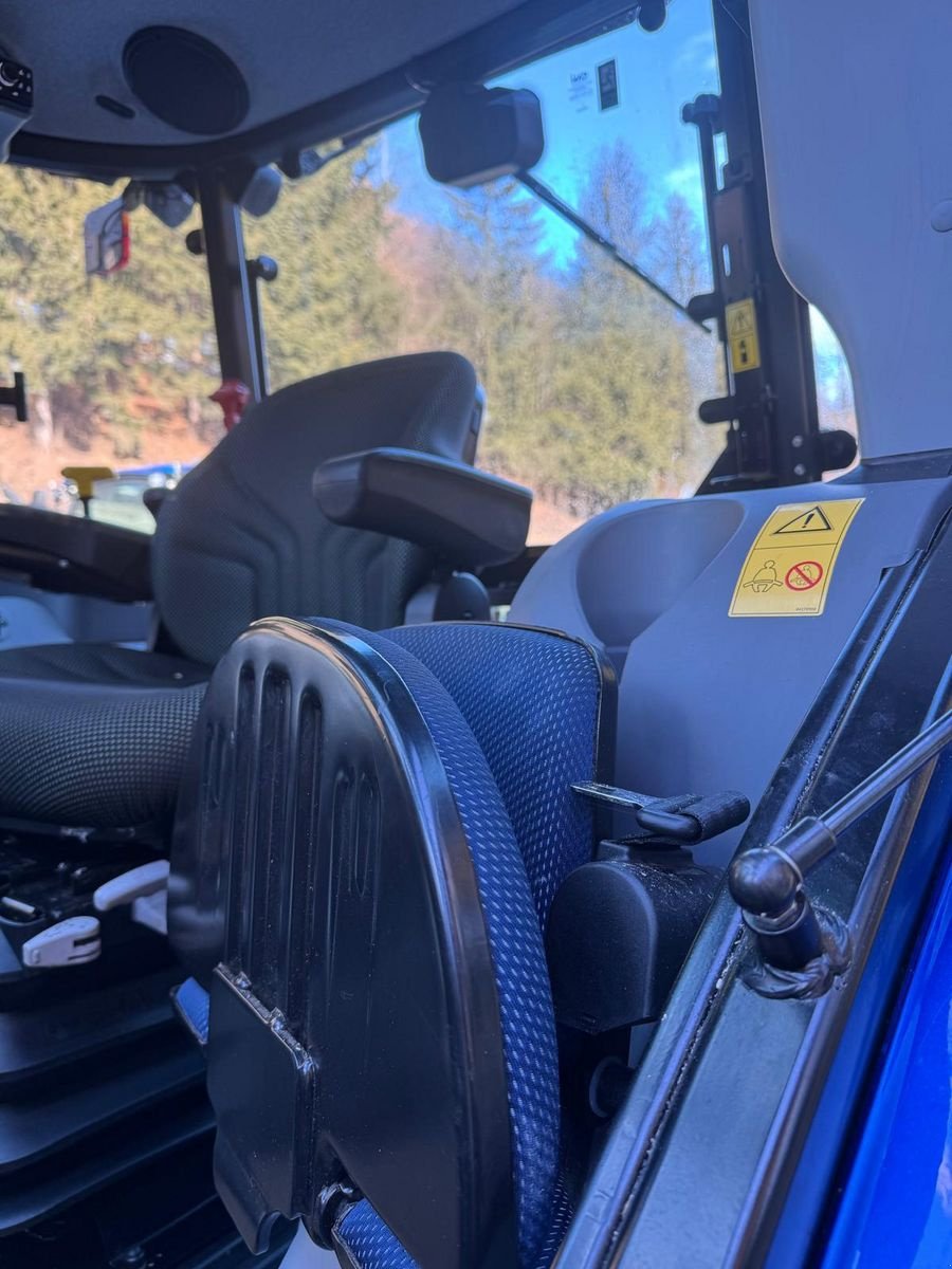 Traktor от тип New Holland T5.120, Vorführmaschine в Burgkirchen (Снимка 11)