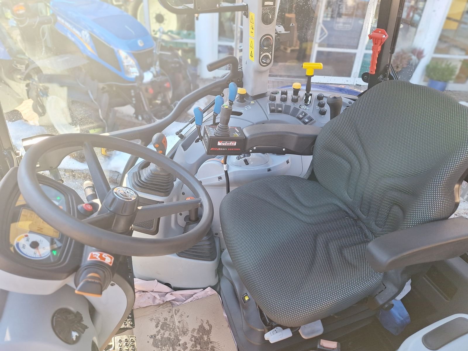 Traktor tipa New Holland T5.120, Vorführmaschine u Burgkirchen (Slika 9)