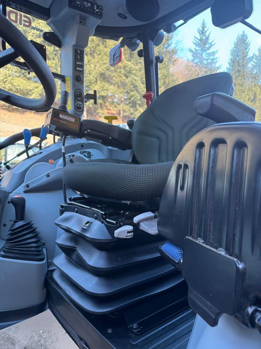 Traktor от тип New Holland T5.120, Vorführmaschine в Burgkirchen (Снимка 10)