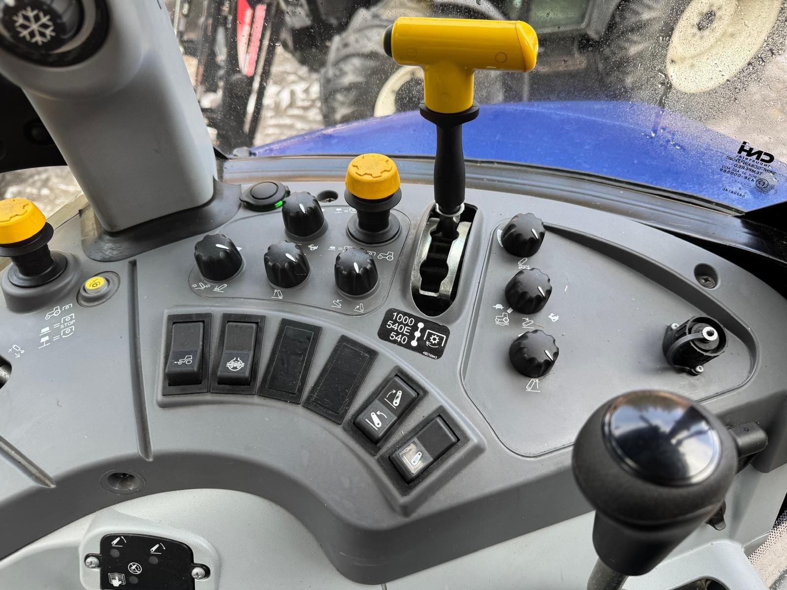 Traktor от тип New Holland T5.120, Vorführmaschine в Burgkirchen (Снимка 3)