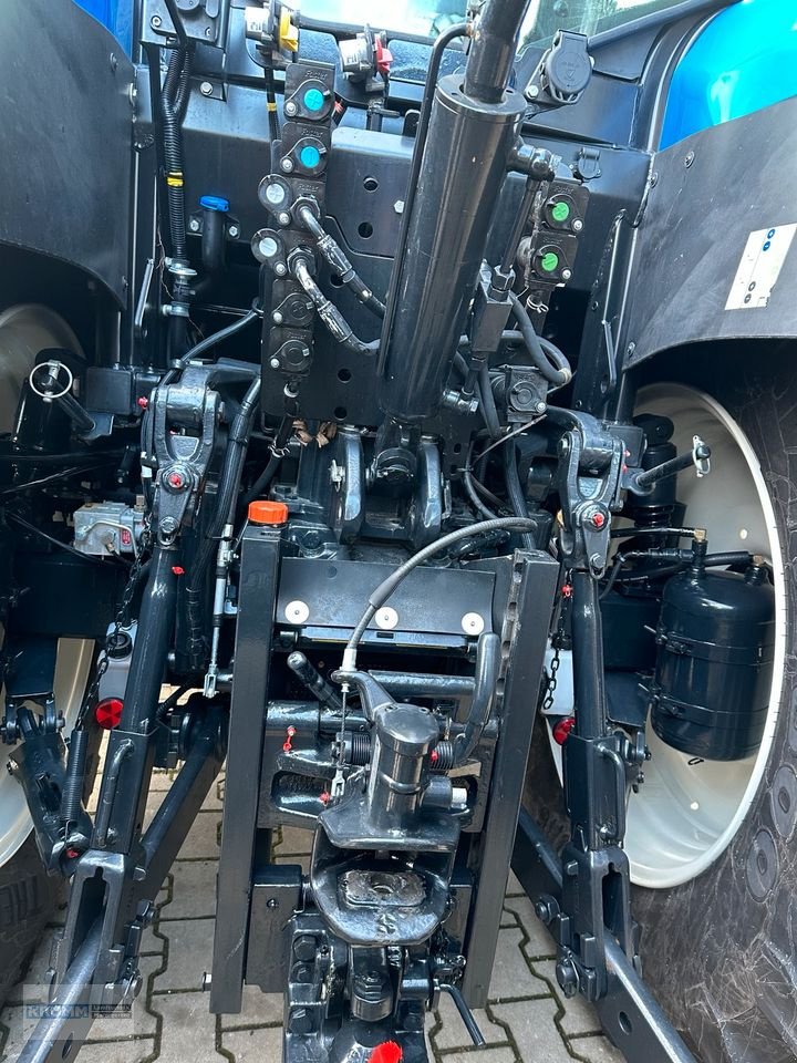 Traktor of the type New Holland T5.120, Gebrauchtmaschine in Malterdingen (Picture 2)