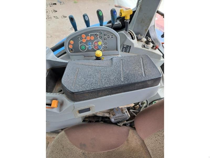 Traktor типа New Holland T5120AC, Gebrauchtmaschine в PLUMELEC (Фотография 9)