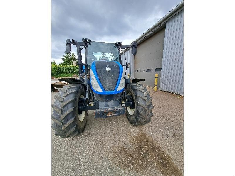 Traktor типа New Holland T5120AC, Gebrauchtmaschine в PLUMELEC (Фотография 3)