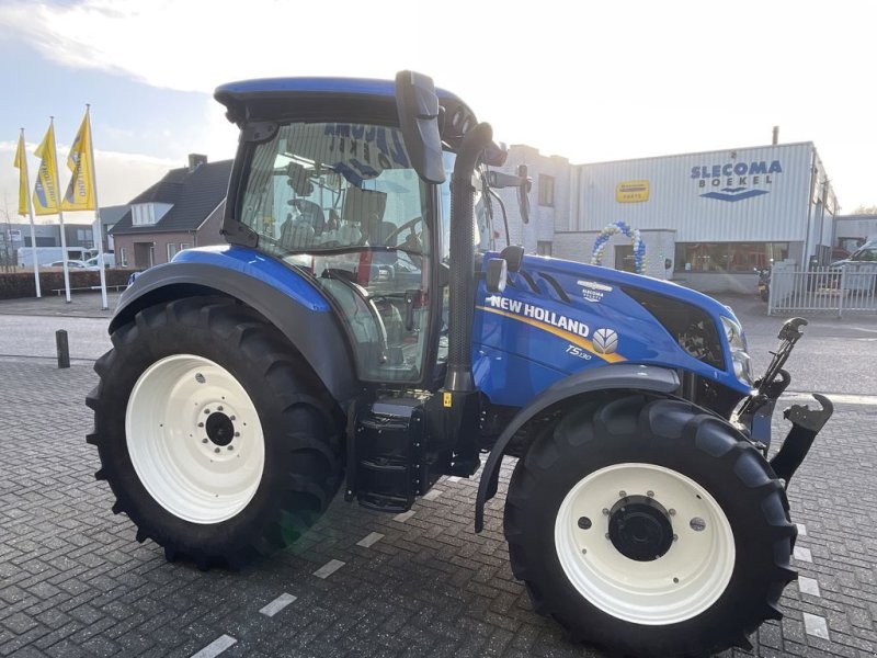 Traktor of the type New Holland T5.130 AC Stage V, Gebrauchtmaschine in BOEKEL (Picture 1)