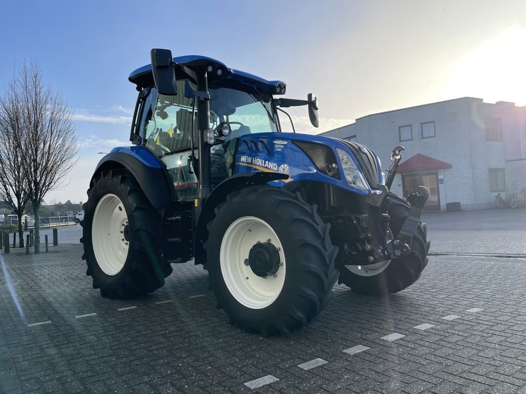 Traktor des Typs New Holland T5.130 AC Stage V, Gebrauchtmaschine in BOEKEL (Bild 7)