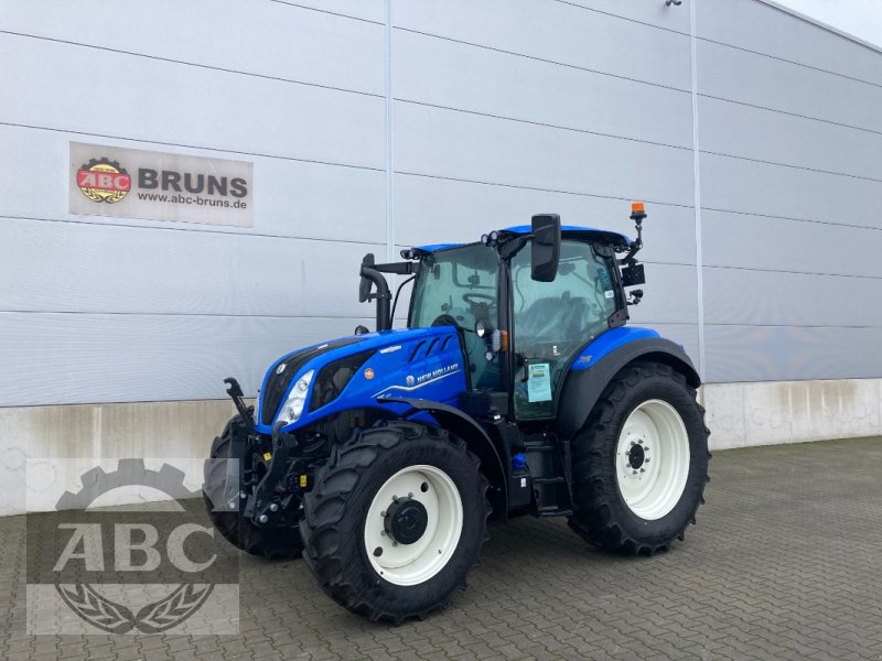 Traktor of the type New Holland T5.130 AUTOCOMMAND MY19, Neumaschine in Cloppenburg (Picture 1)
