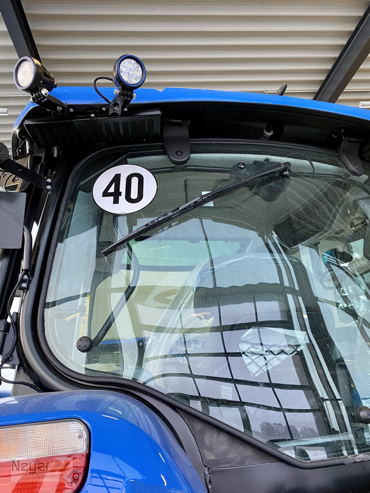 Traktor του τύπου New Holland T5.140 AC BaseTec, Neumaschine σε Bad Waldsee Mennisweiler (Φωτογραφία 2)