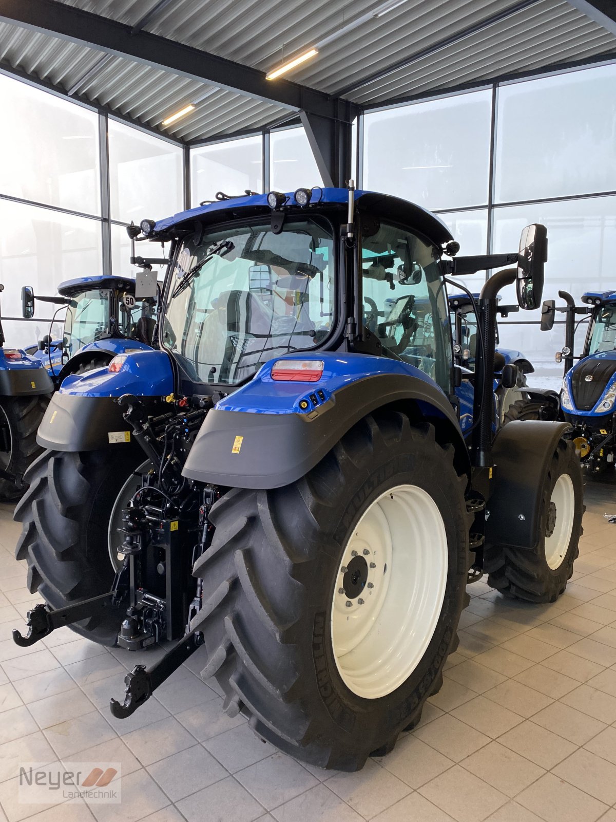 Traktor του τύπου New Holland T5.140 AC BaseTec, Neumaschine σε Bad Waldsee Mennisweiler (Φωτογραφία 6)