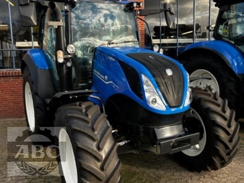 Traktor of the type New Holland T5.140 AUTOCOMMAND MY19, Neumaschine in Cloppenburg (Picture 1)