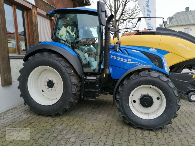 Traktor of the type New Holland T5.140 DC (Stage V), Neumaschine in Obing (Picture 1)