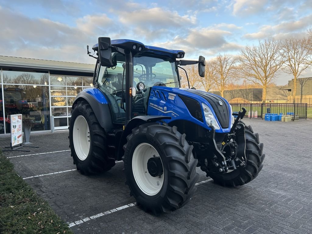 Traktor des Typs New Holland T5.140 DC, Neumaschine in Bladel (Bild 9)